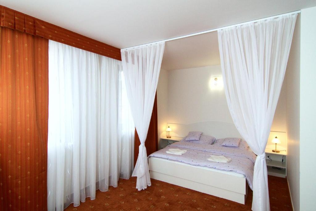 Hotel Pod Sluncem Trebiz Room photo